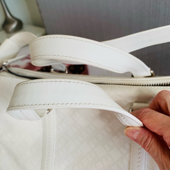 Authentic Bally bag calf skin leather perforated and logo stamped. - Picture 12 of 15